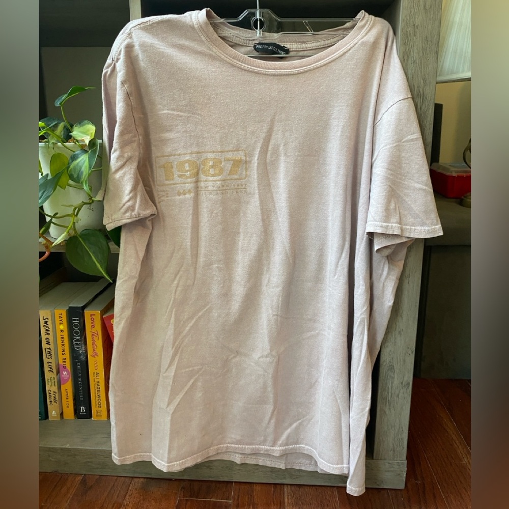 PrettyLittleThing Light Pink Concert Tee